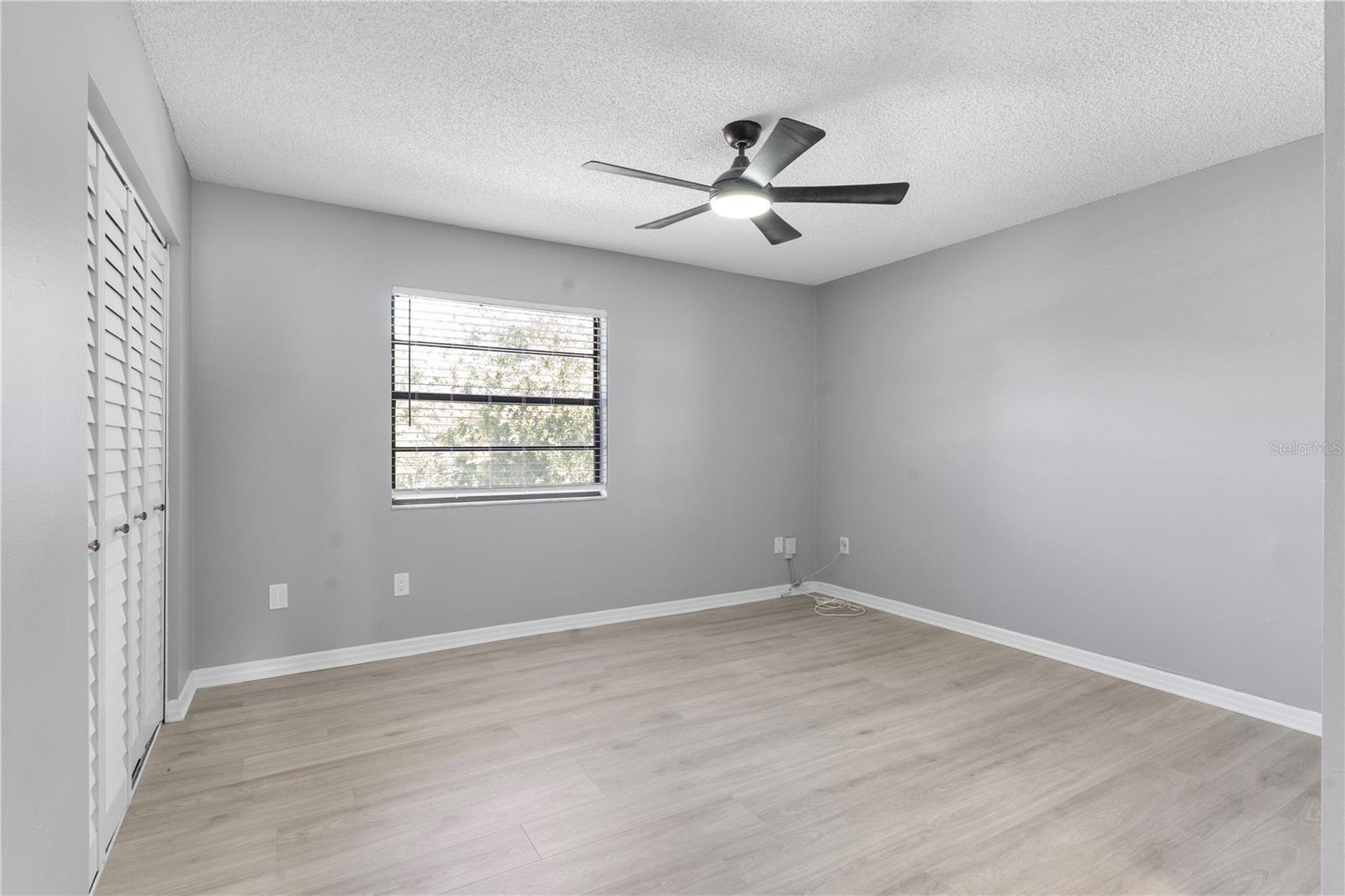 Image 11 of 31 For 10132 Lake Oak Circle