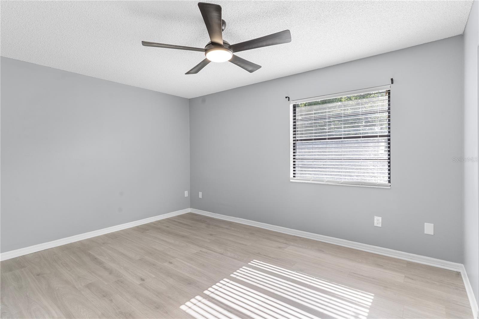 Image 13 of 31 For 10132 Lake Oak Circle