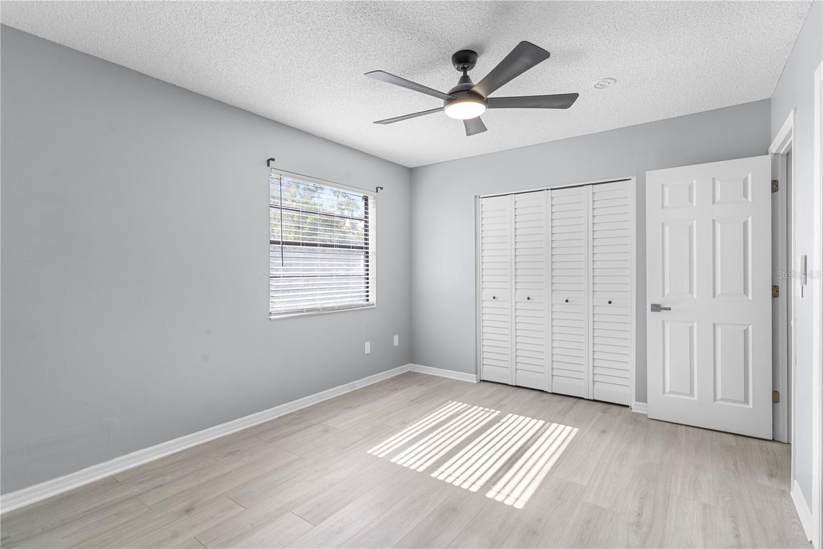Image 14 of 31 For 10132 Lake Oak Circle