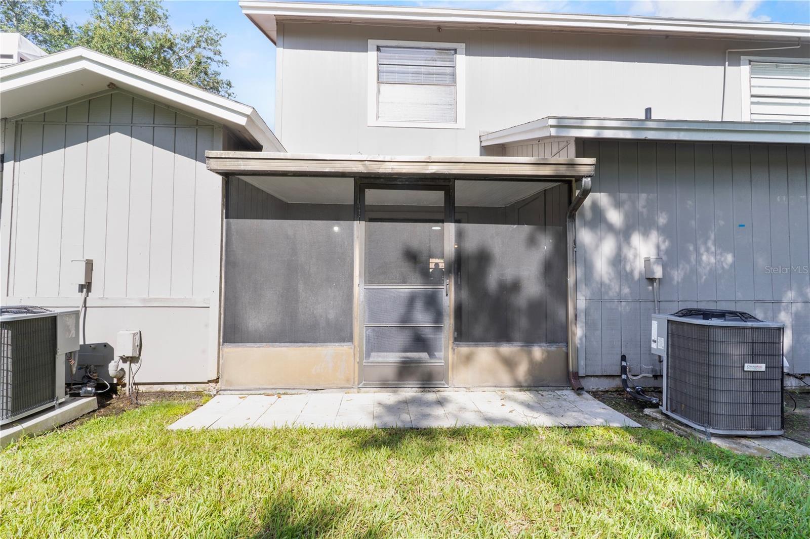 Image 20 of 31 For 10132 Lake Oak Circle