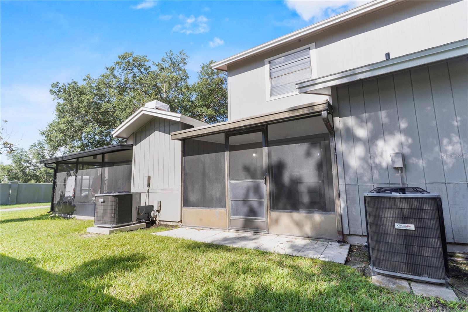 Image 21 of 31 For 10132 Lake Oak Circle