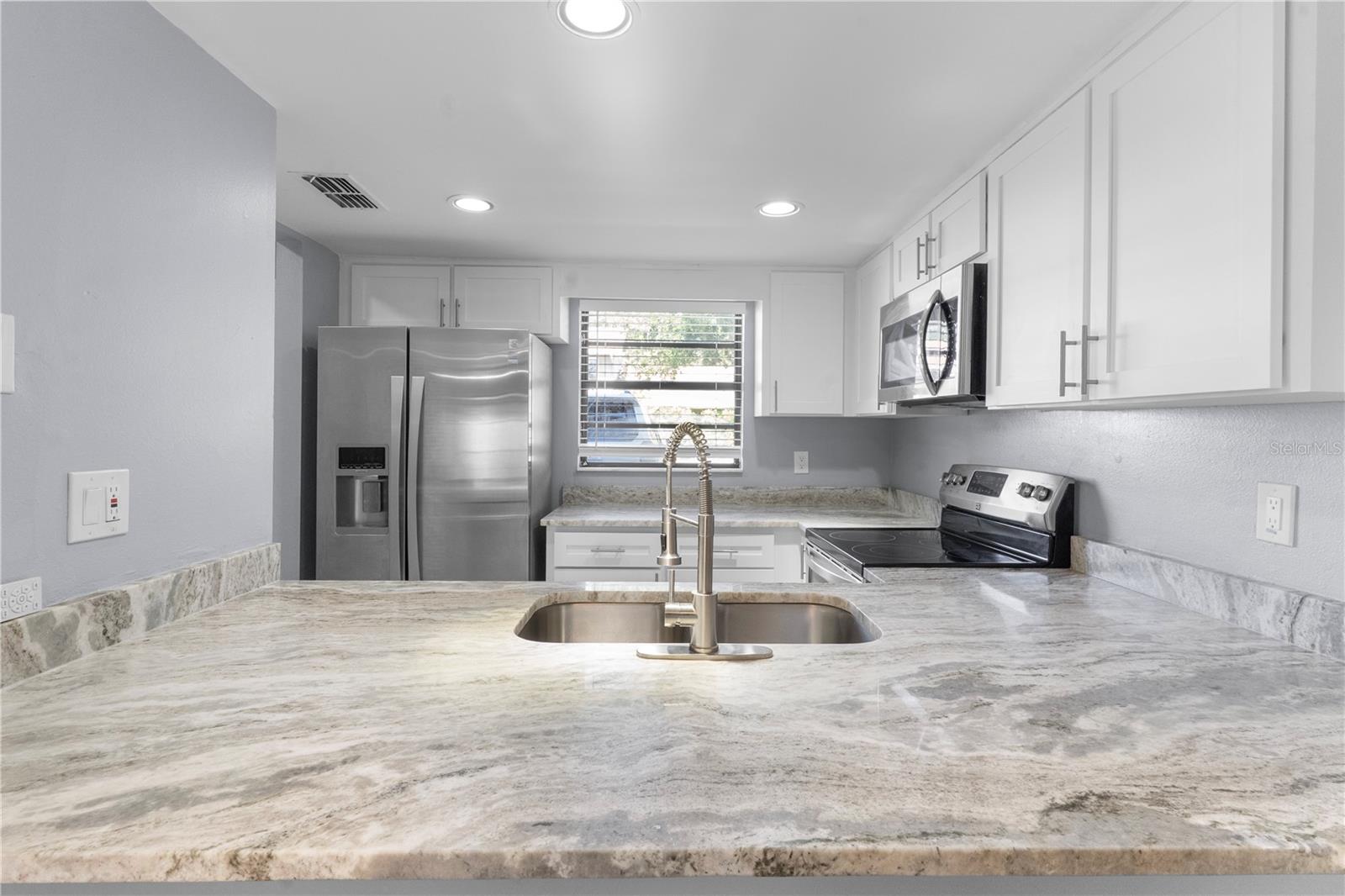 Image 6 of 31 For 10132 Lake Oak Circle