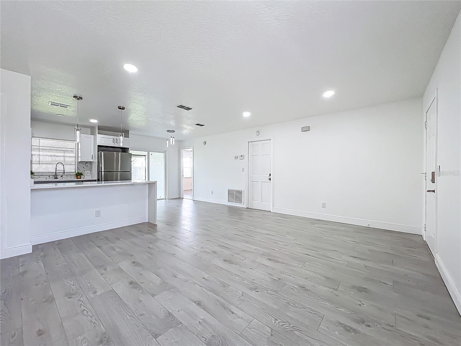 Image 10 of 43 For 7609 Winter Shade Drive