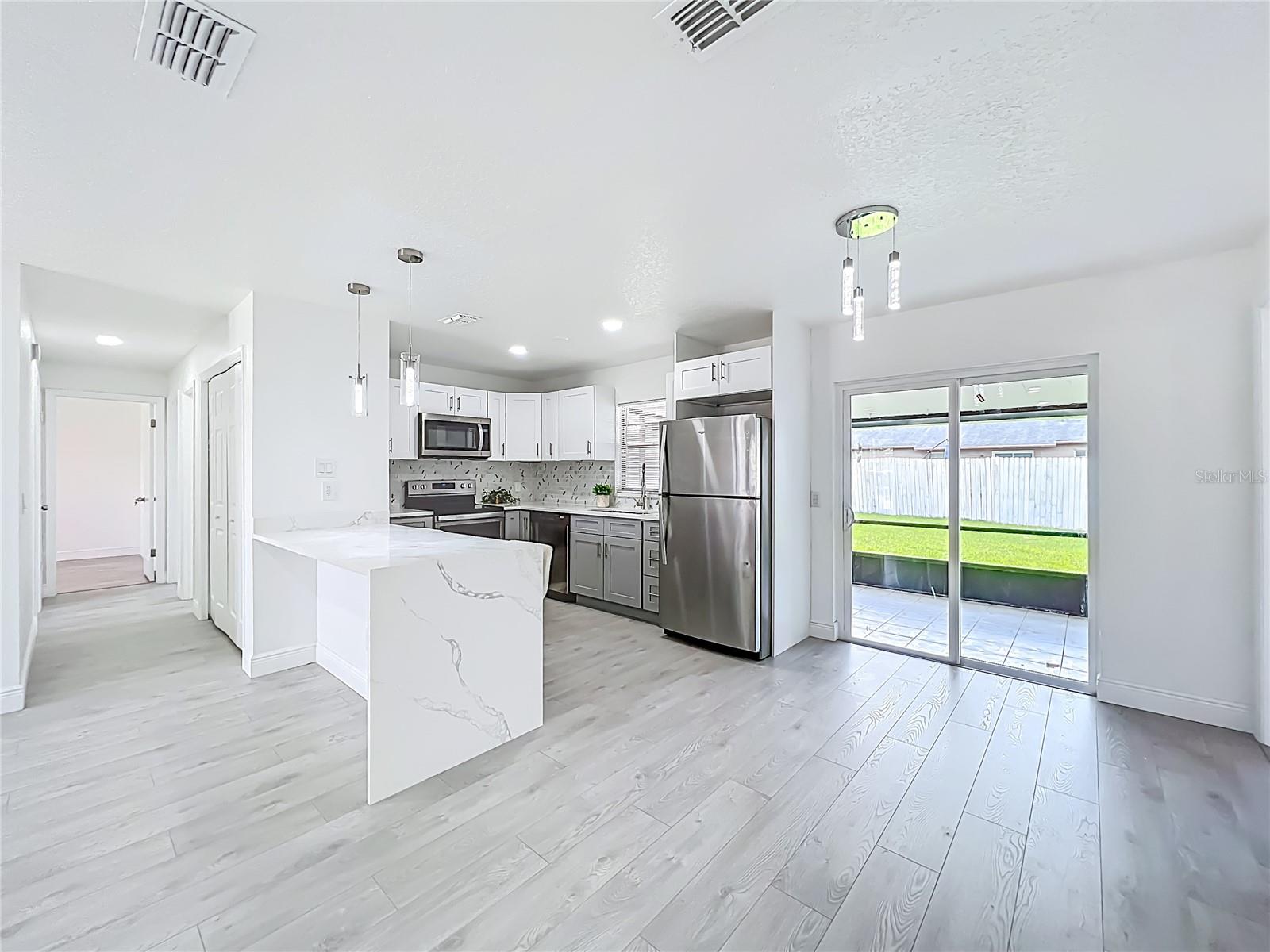 Image 13 of 43 For 7609 Winter Shade Drive