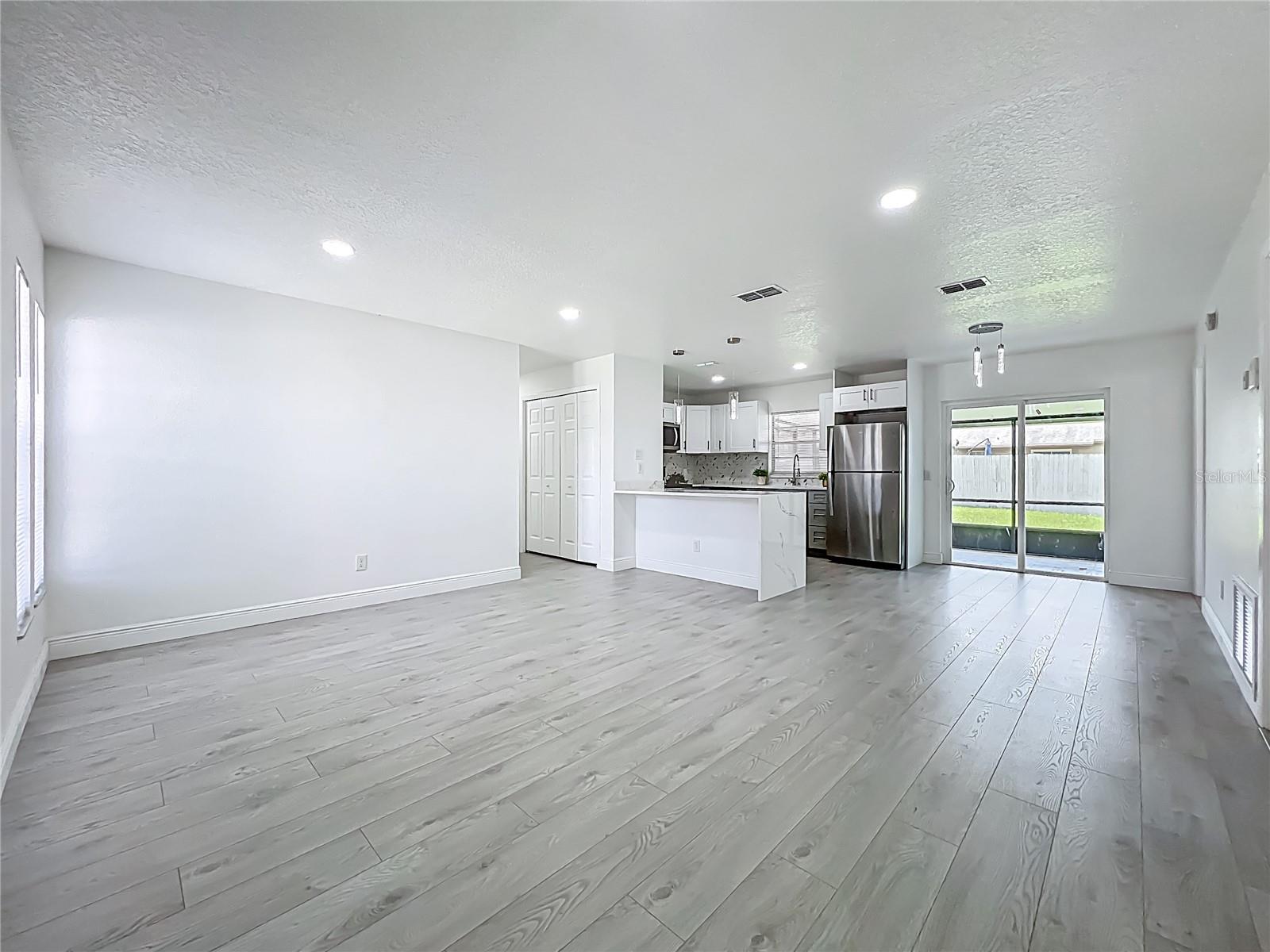 Image 4 of 43 For 7609 Winter Shade Drive