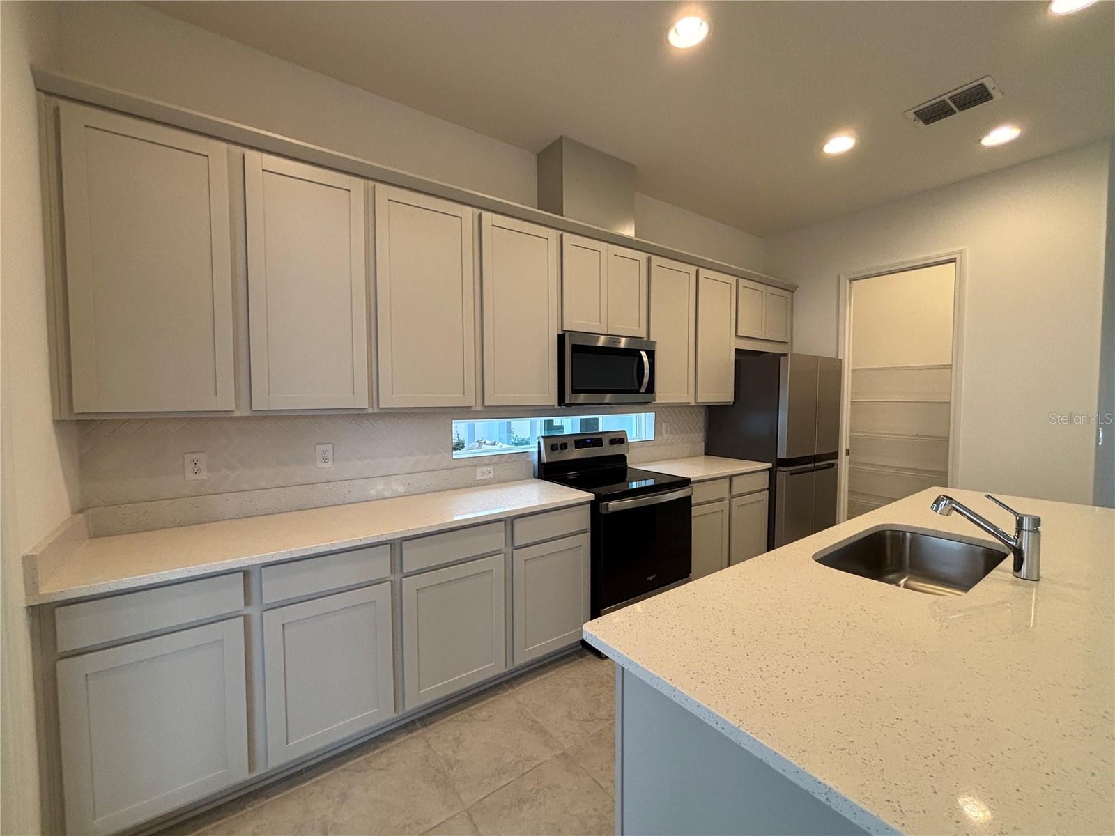 Image 11 of 38 For 9931 Pearson Avenue