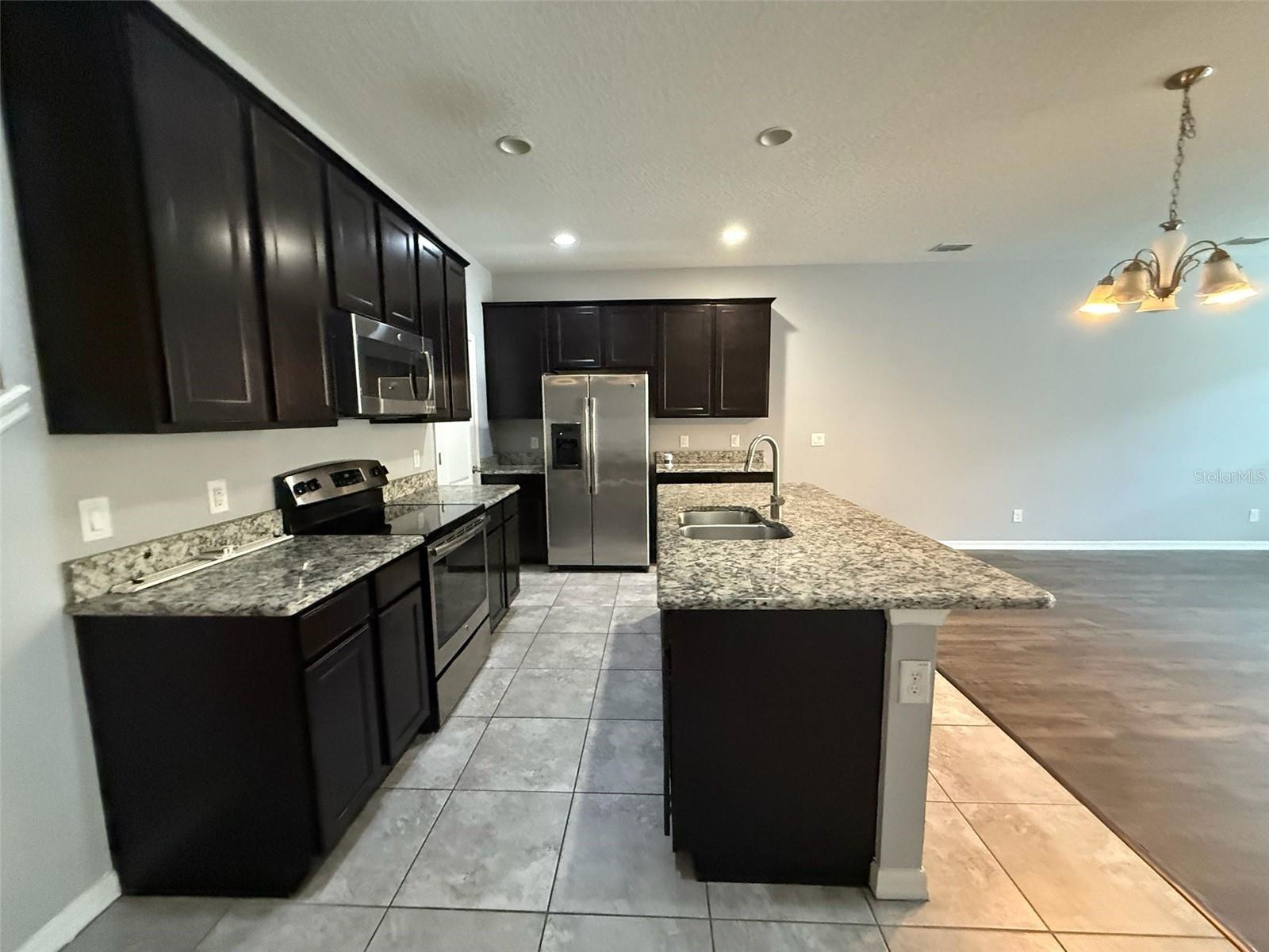 Image 6 of 32 For 7681 Ripplepointe Way