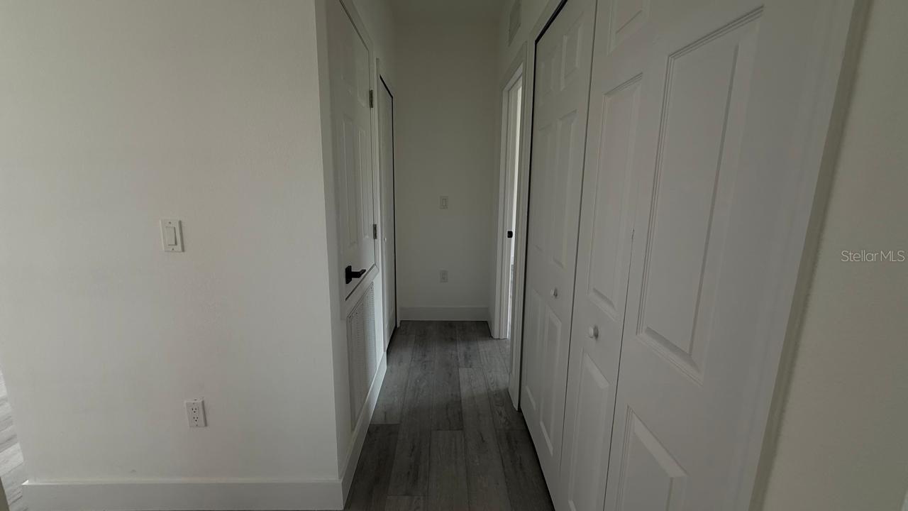 Image 12 of 23 For 640 Desoto Street