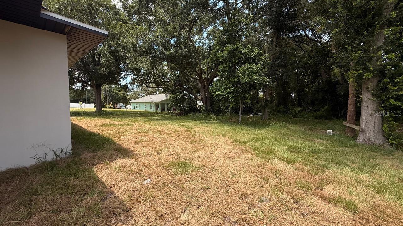 Image 21 of 23 For 640 Desoto Street
