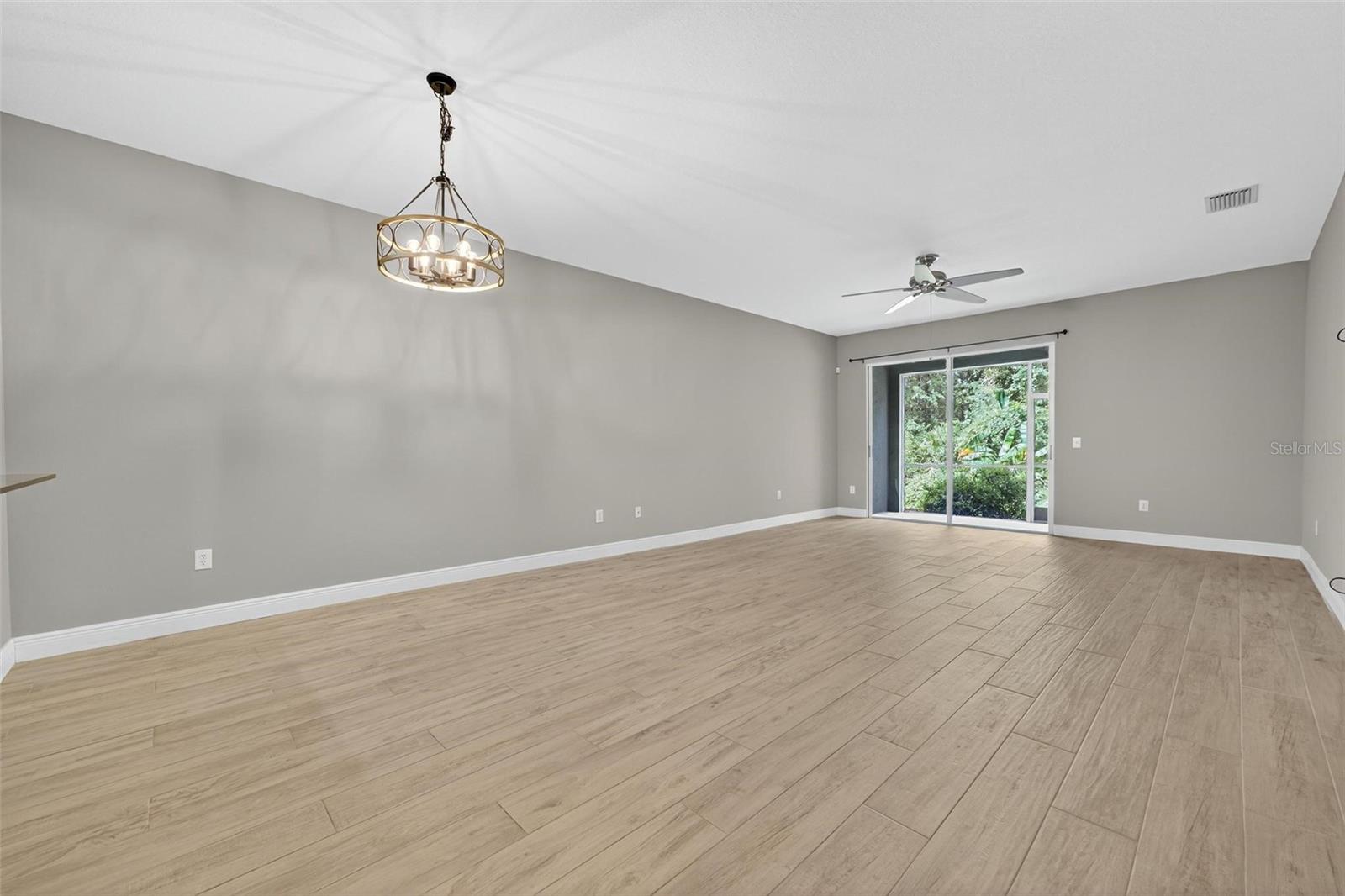 Image 10 of 77 For 18118 Nassau Point Drive