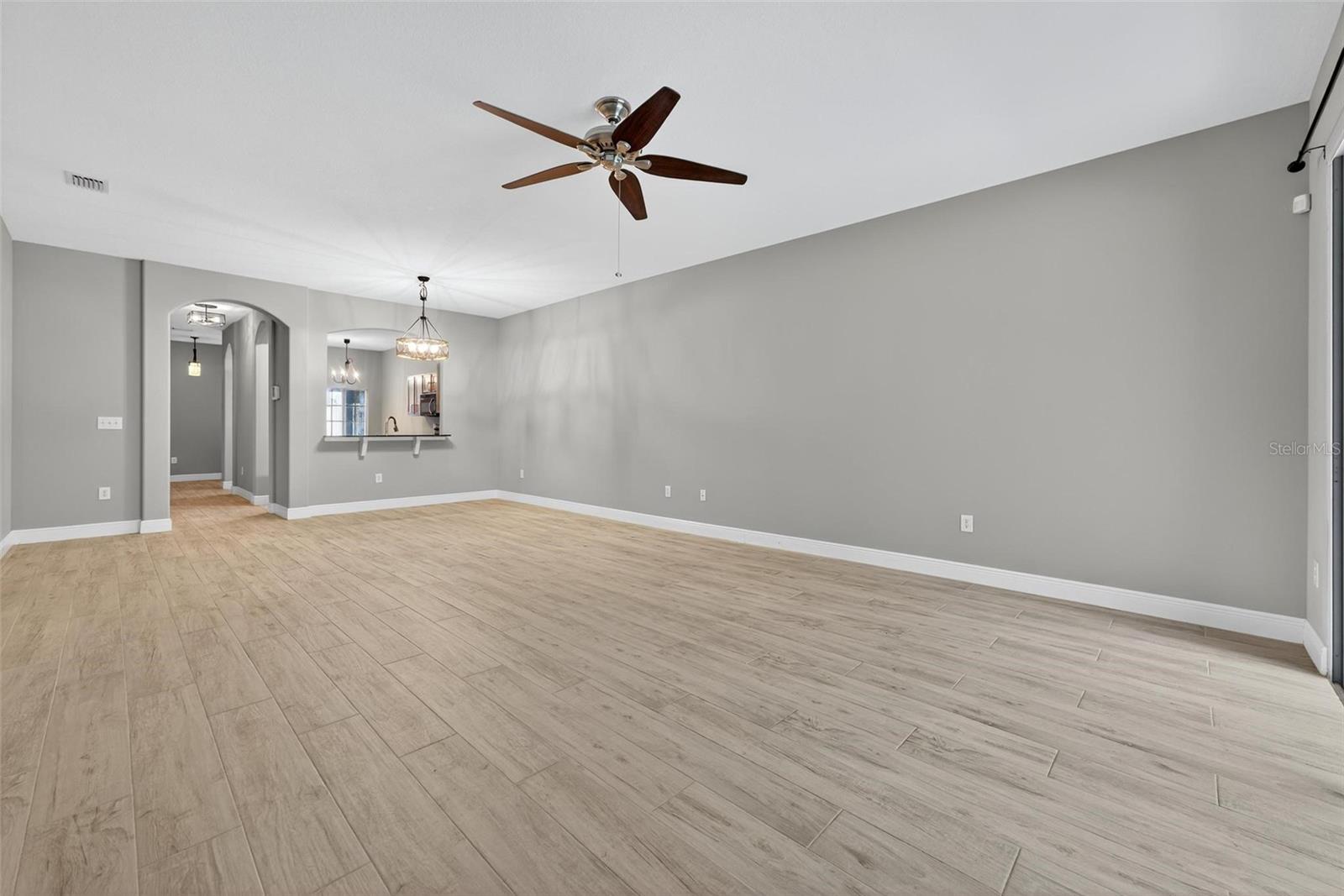 Image 11 of 77 For 18118 Nassau Point Drive