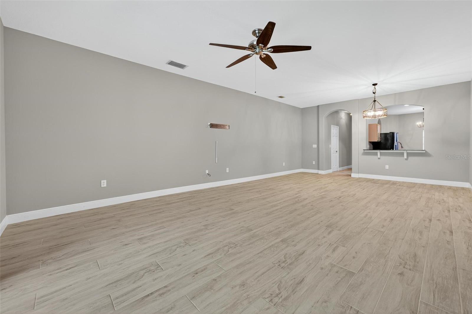 Image 12 of 77 For 18118 Nassau Point Drive