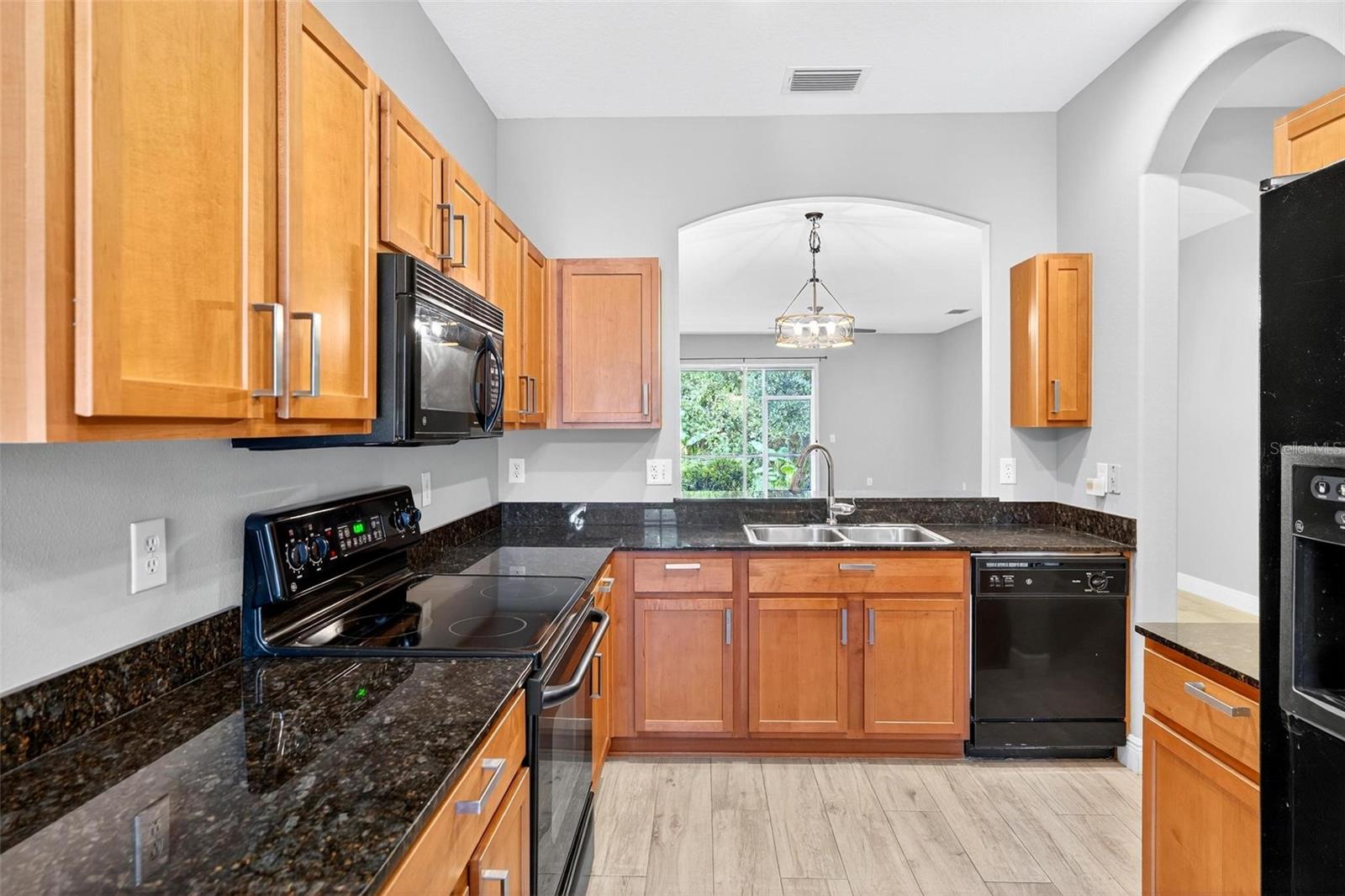 Image 17 of 77 For 18118 Nassau Point Drive