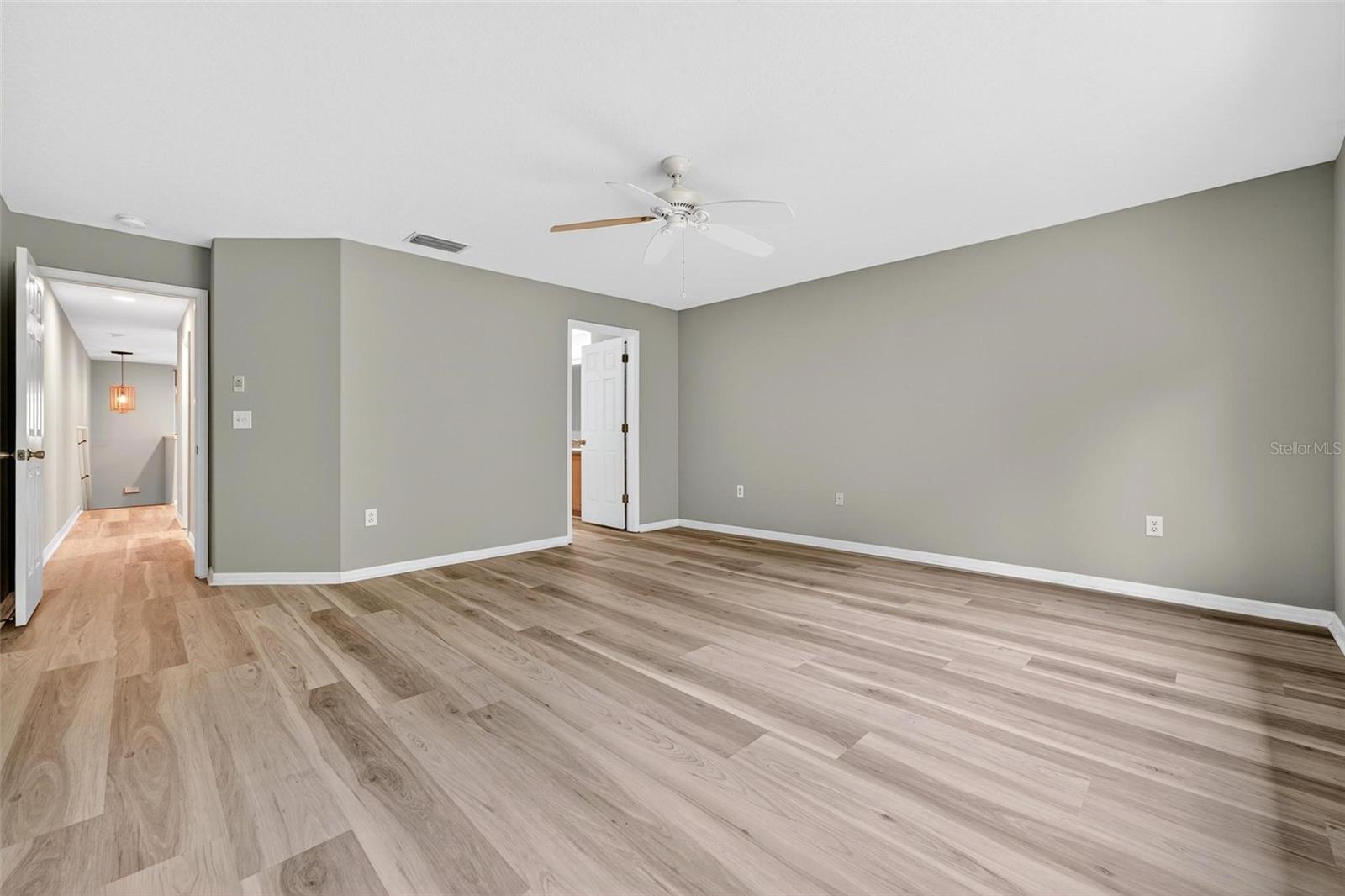 Image 37 of 77 For 18118 Nassau Point Drive
