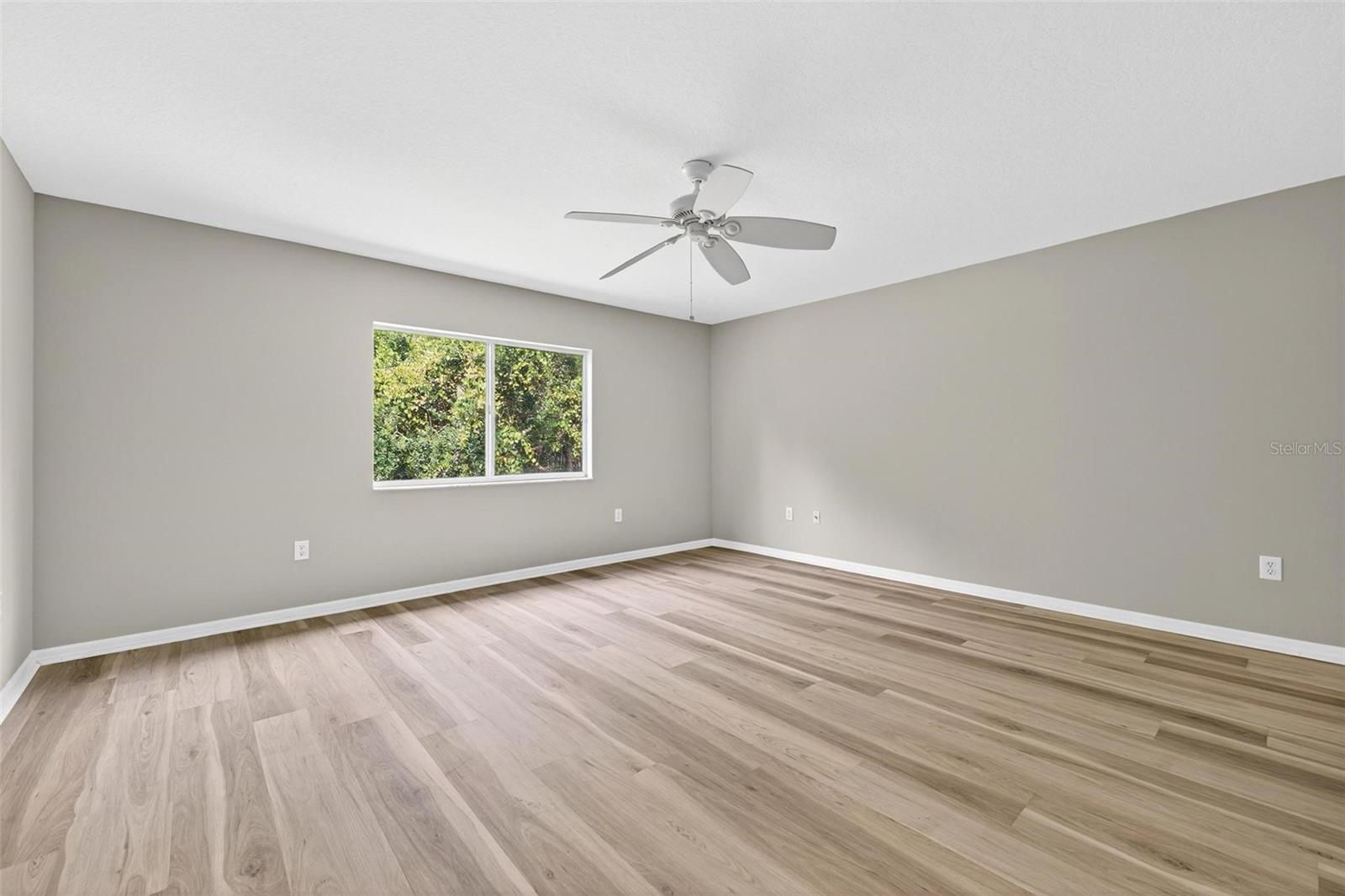 Image 39 of 77 For 18118 Nassau Point Drive