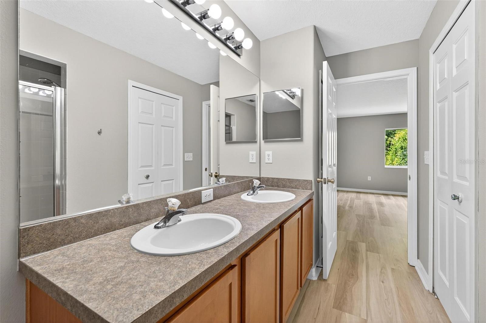 Image 42 of 77 For 18118 Nassau Point Drive