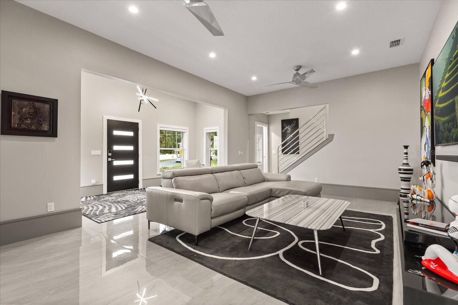 Image 13 of 47 For 808 Edgewater Drive