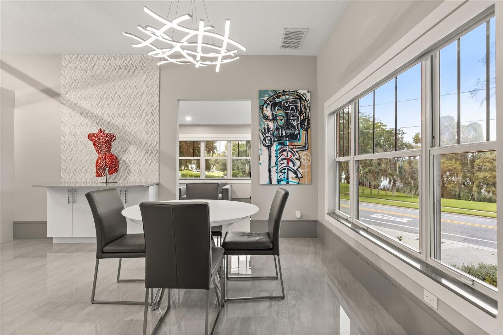 Image 14 of 47 For 808 Edgewater Drive