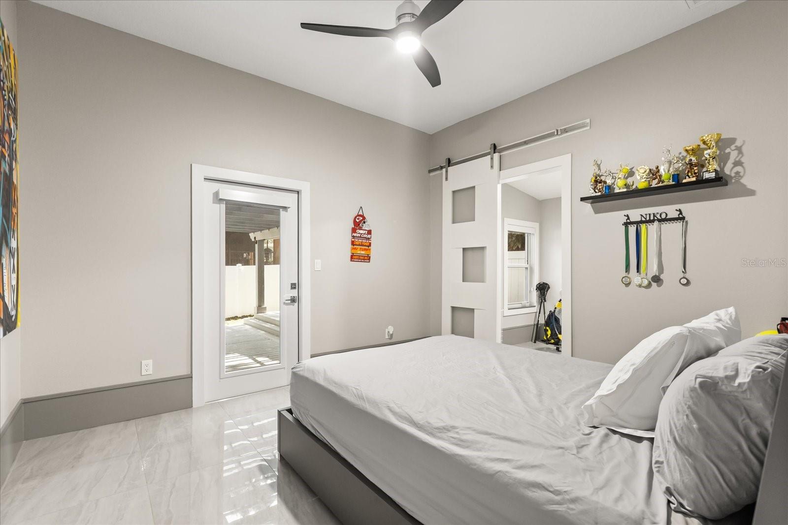 Image 22 of 47 For 808 Edgewater Drive
