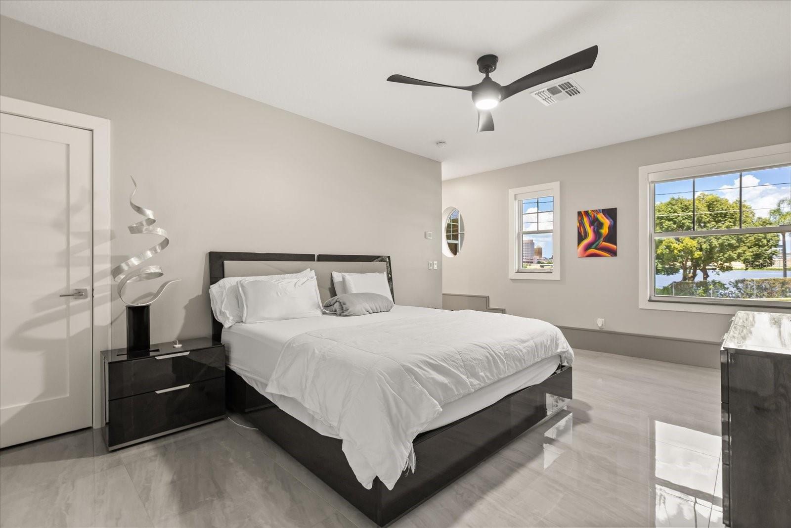 Image 25 of 47 For 808 Edgewater Drive