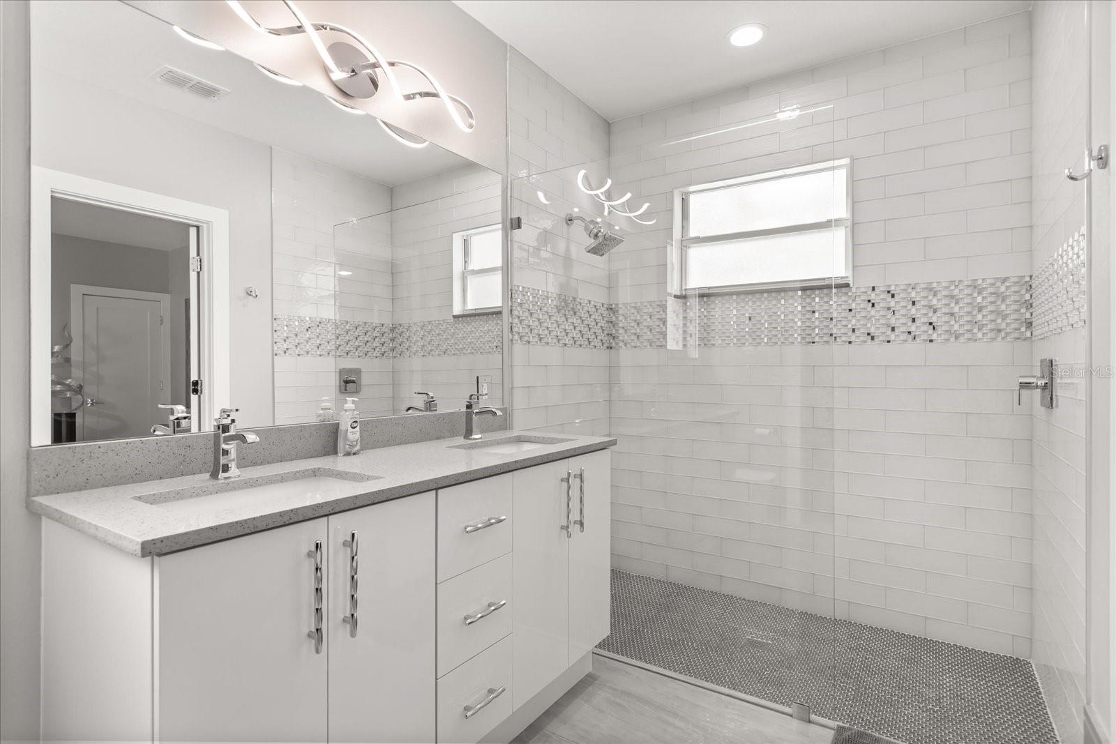 Image 27 of 47 For 808 Edgewater Drive