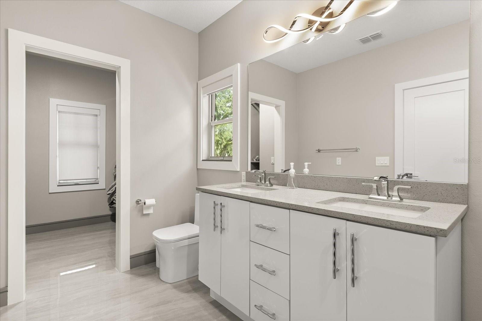 Image 30 of 47 For 808 Edgewater Drive
