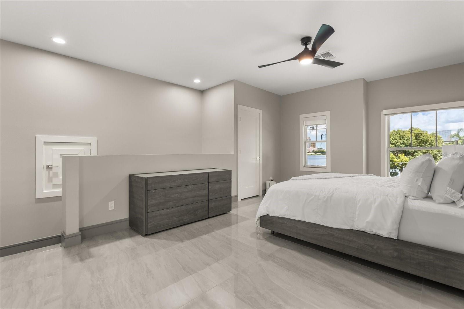 Image 33 of 47 For 808 Edgewater Drive