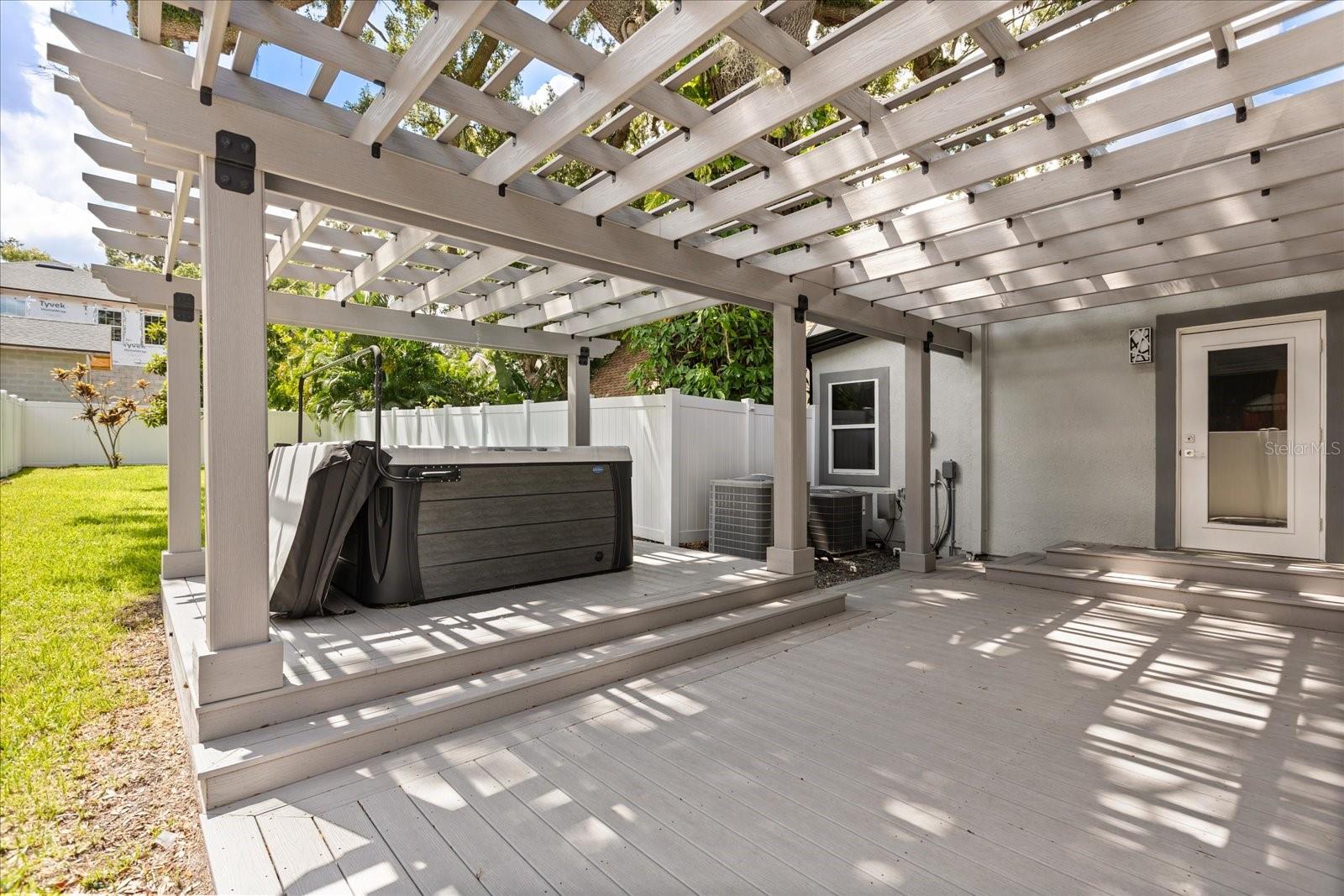 Image 39 of 47 For 808 Edgewater Drive