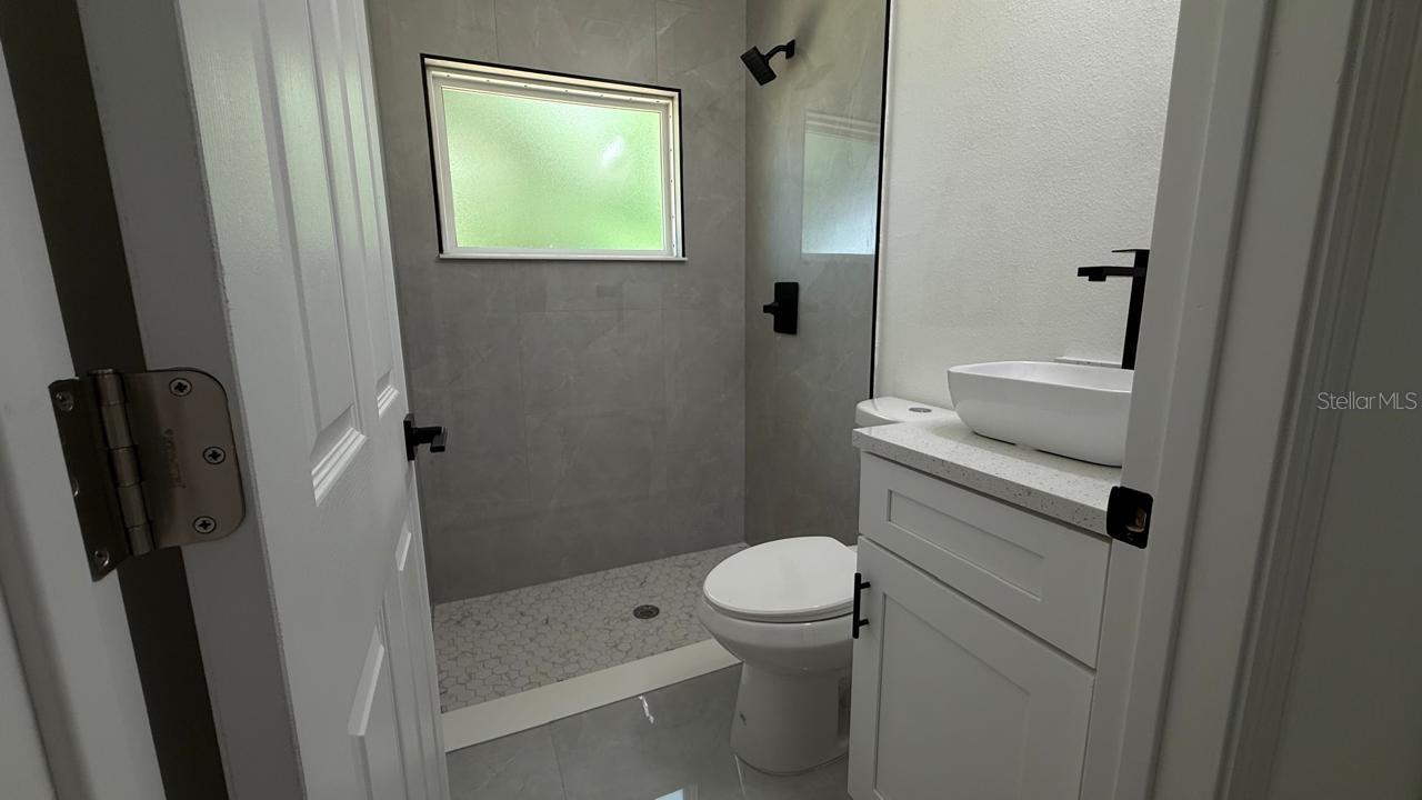 Image 11 of 22 For 820 Desoto Street