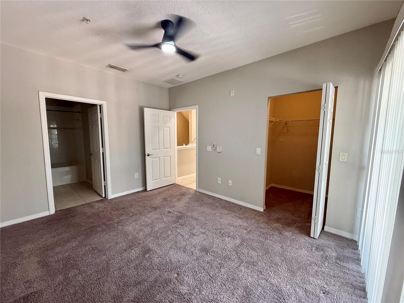 Image 11 of 33 For 2586 Grand Central Parkway 13