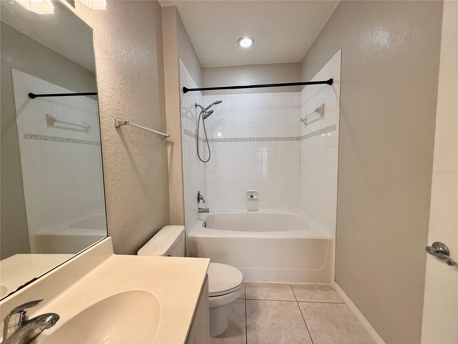 Image 12 of 33 For 2586 Grand Central Parkway 13