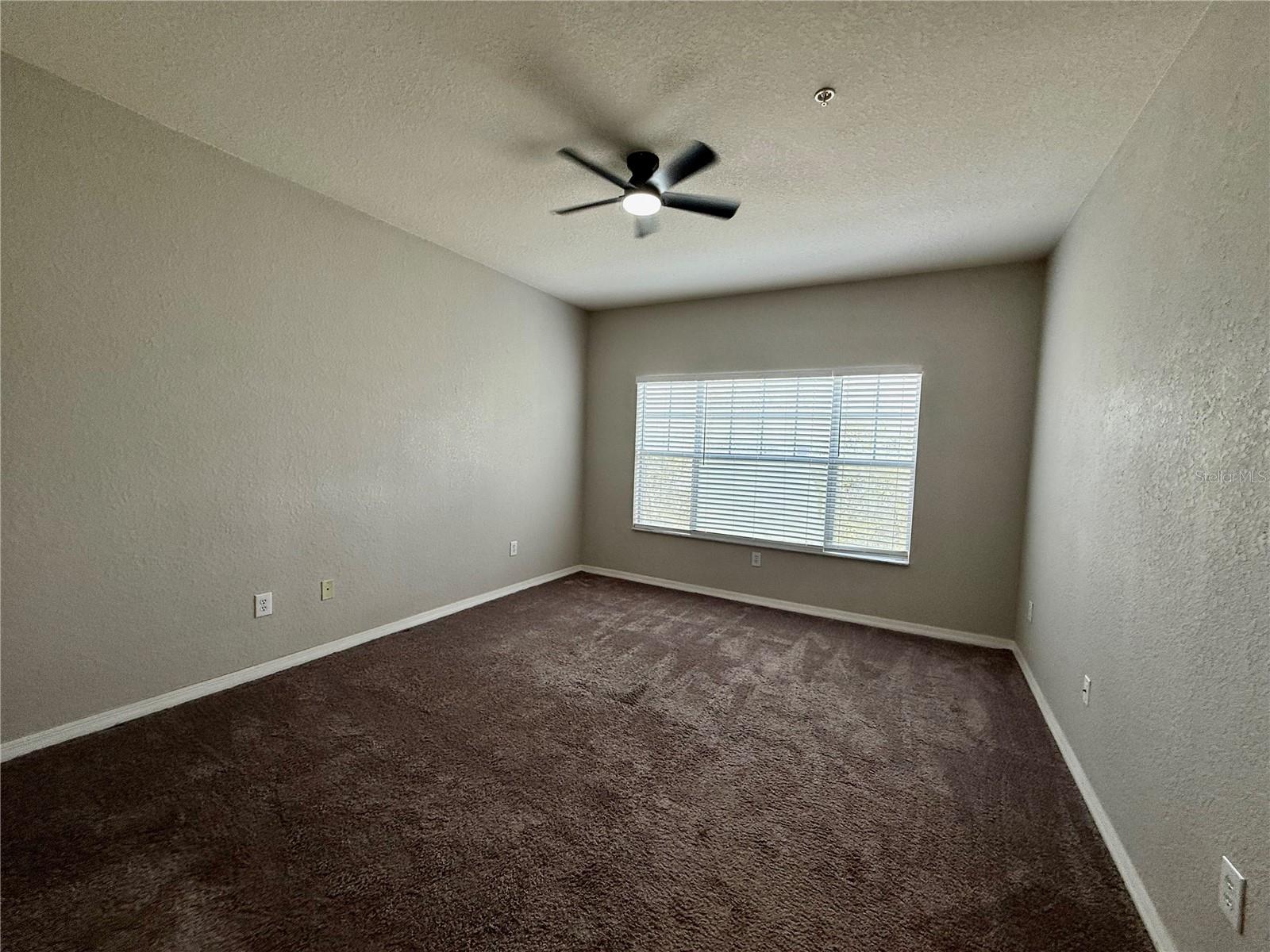 Image 17 of 33 For 2586 Grand Central Parkway 13