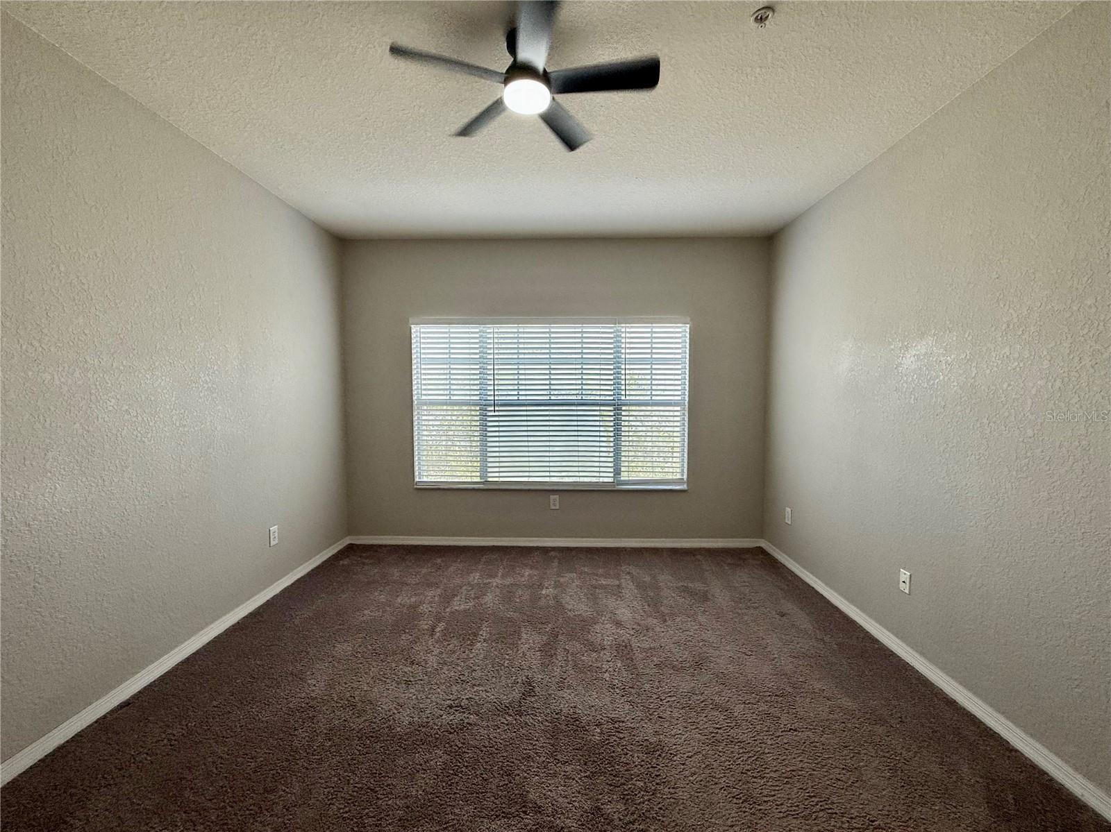 Image 19 of 33 For 2586 Grand Central Parkway 13