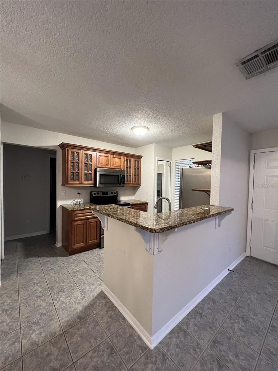 Image 4 of 9 For 605 Youngstown Parkway 39