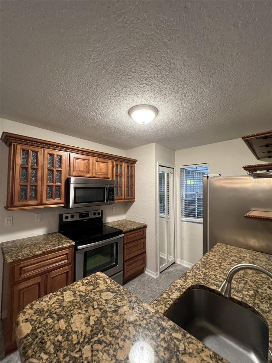 Image 5 of 9 For 605 Youngstown Parkway 39