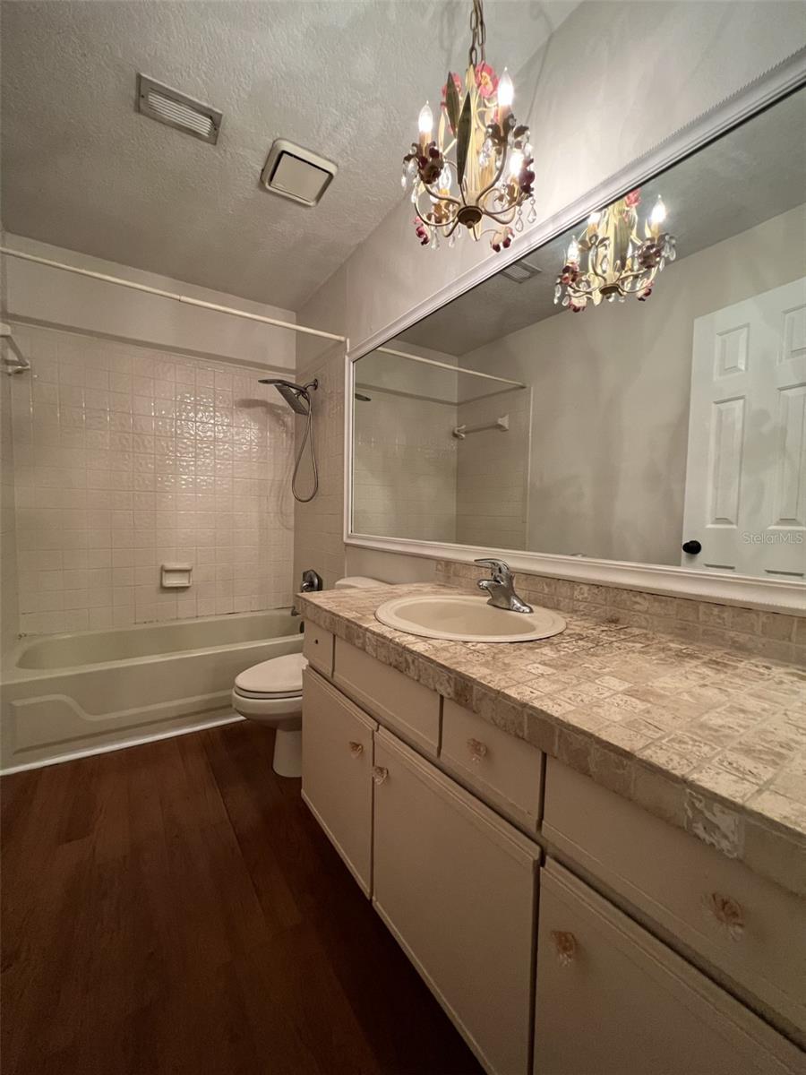 Image 7 of 9 For 605 Youngstown Parkway 39