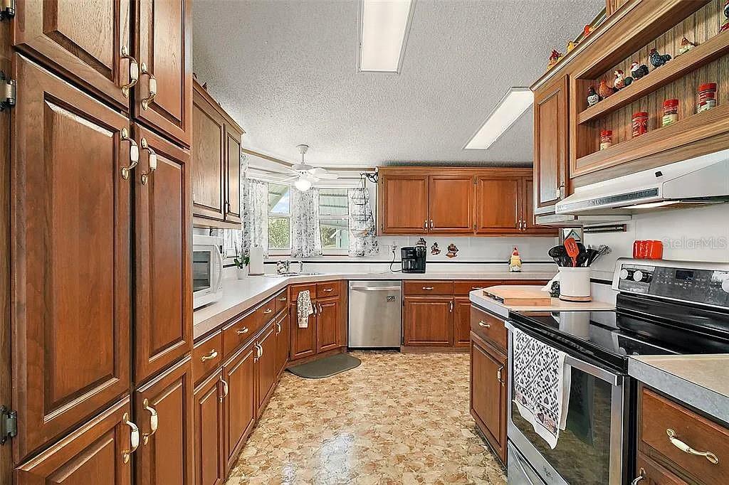Image 6 of 18 For 16613 96th Avenue