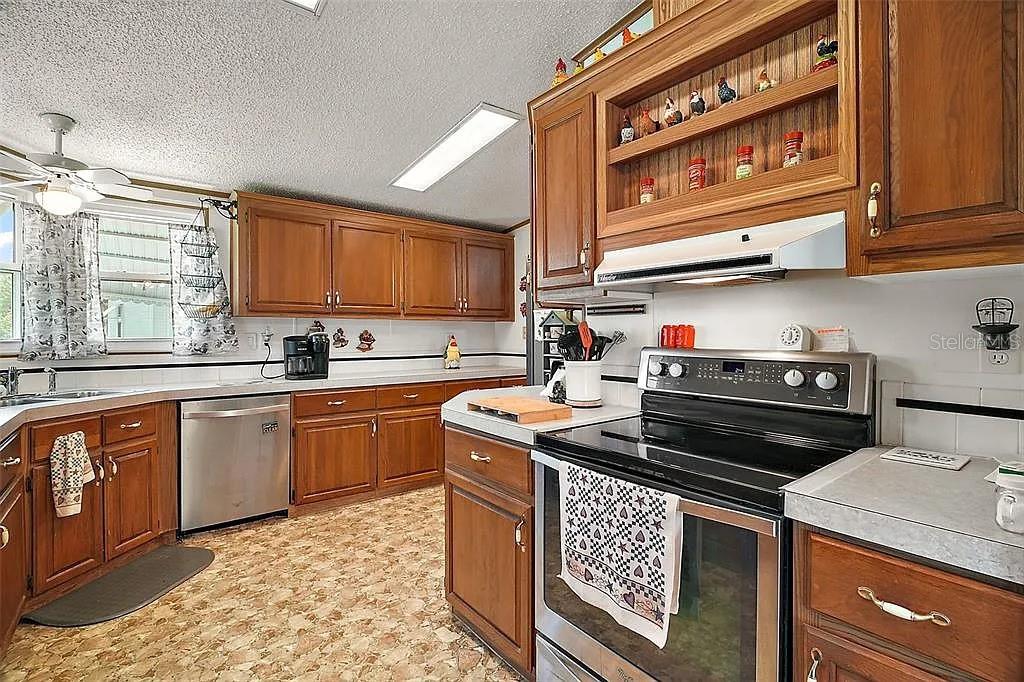 Image 8 of 18 For 16613 96th Avenue