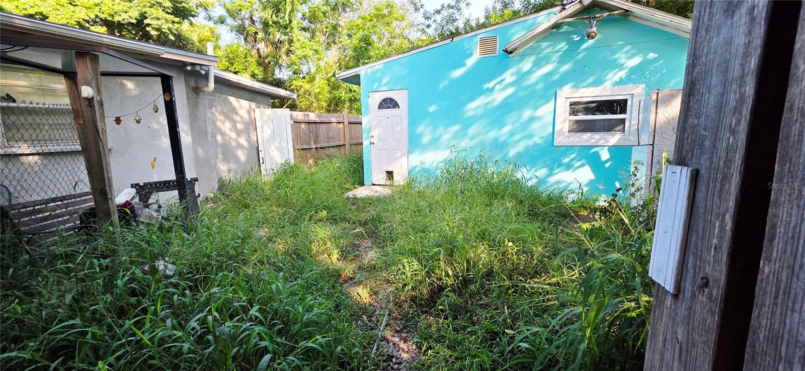 Image 3 of 8 For 1231 Leon Lane