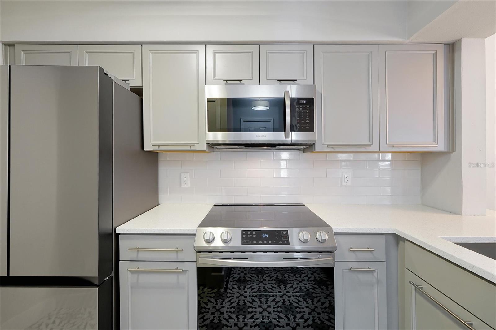 Image 11 of 47 For 3160 Semoran Boulevard 903