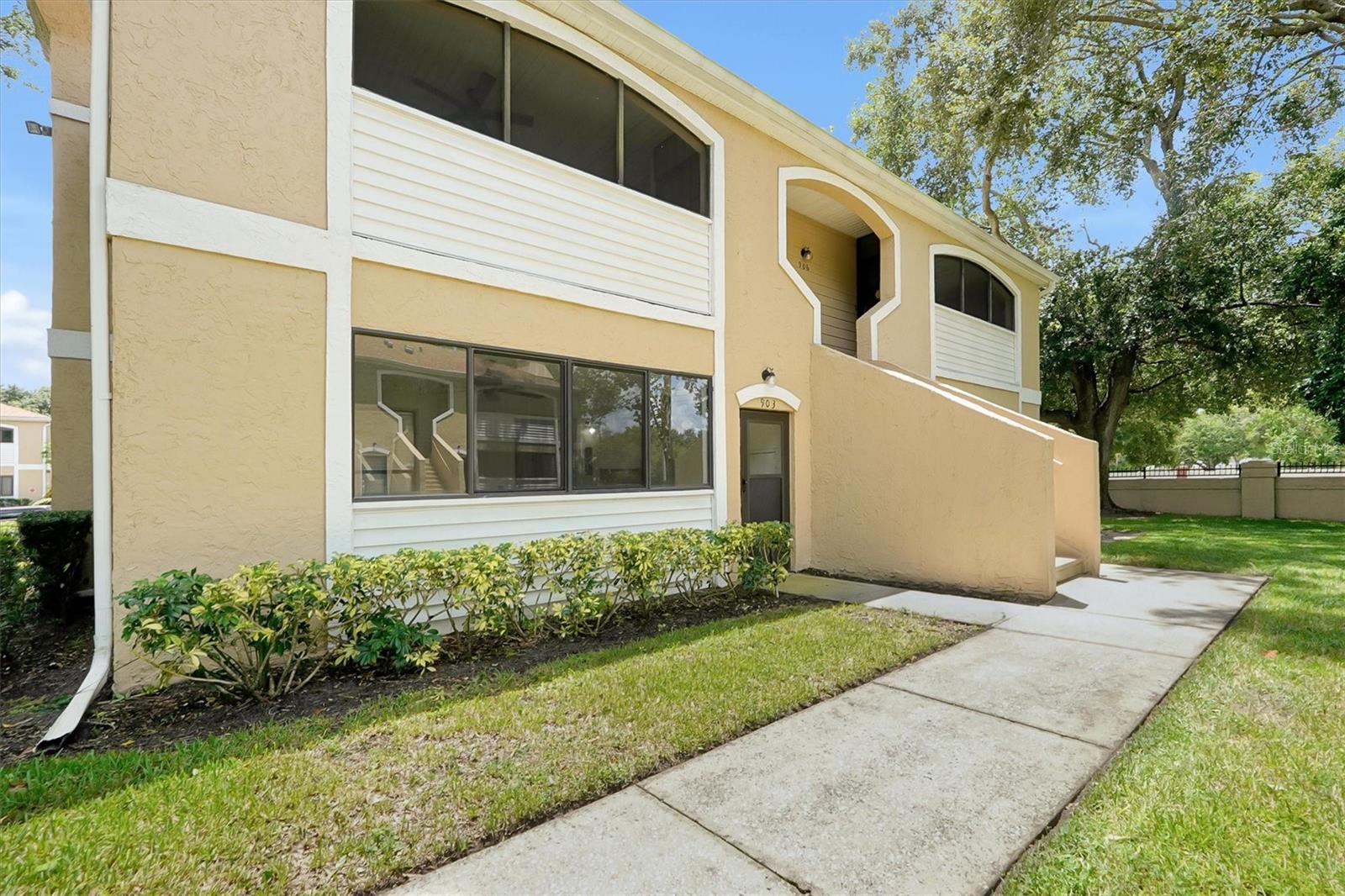 Image 2 of 47 For 3160 Semoran Boulevard 903