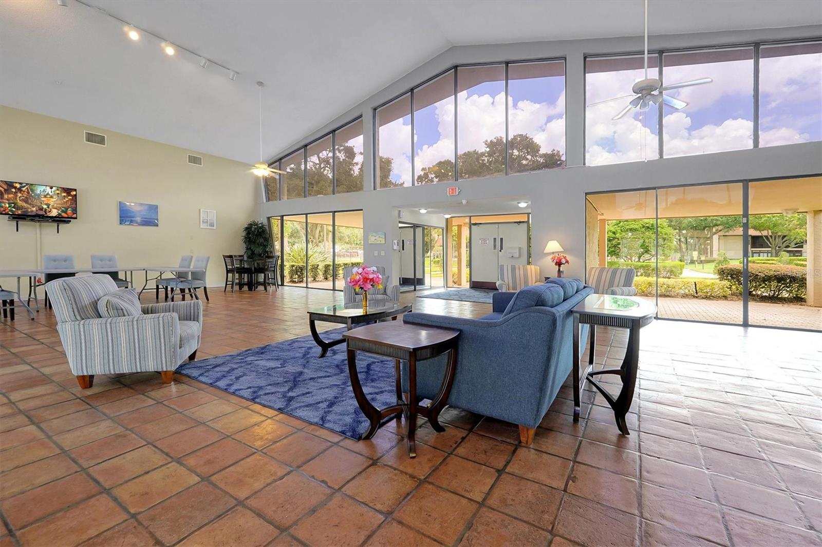 Image 33 of 47 For 3160 Semoran Boulevard 903