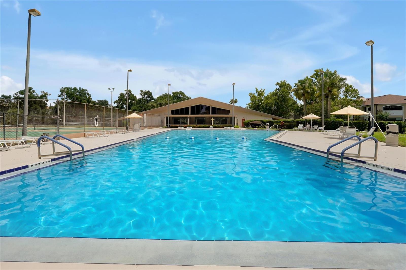Image 38 of 47 For 3160 Semoran Boulevard 903