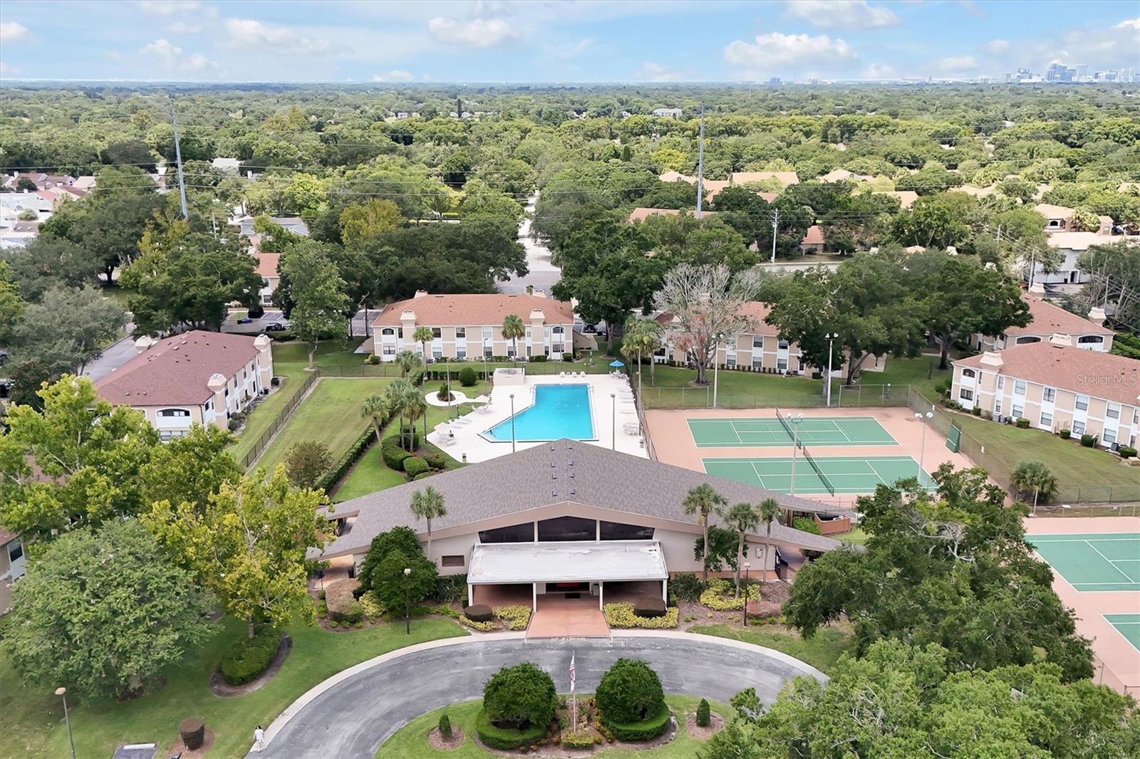 Image 43 of 47 For 3160 Semoran Boulevard 903