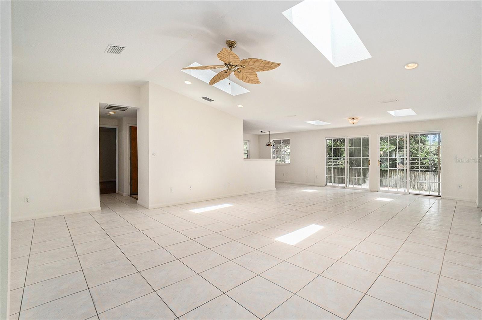 Image 4 of 26 For 2057 Brent Place