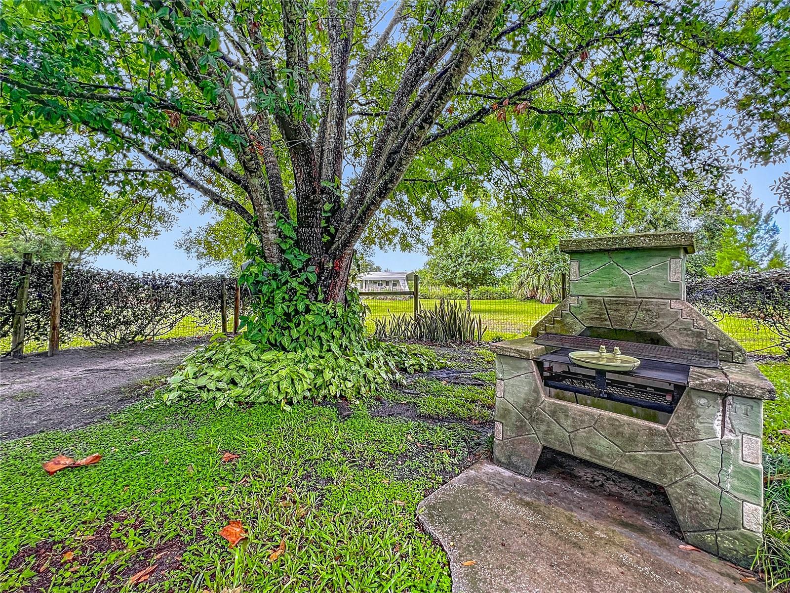 Image 50 of 67 For 827 Grant Bass Road