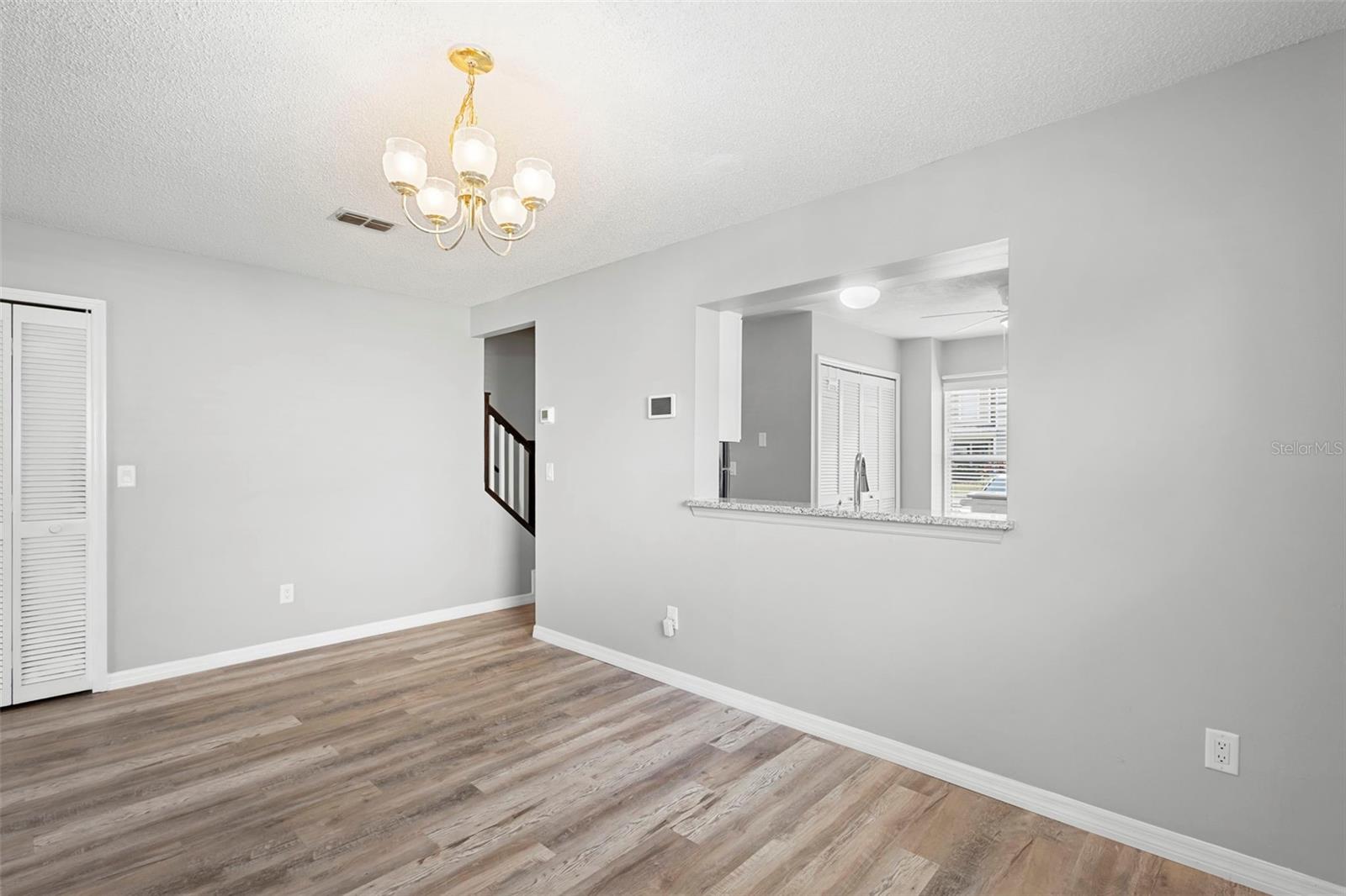 Image 10 of 39 For 426 Green Spring Circle