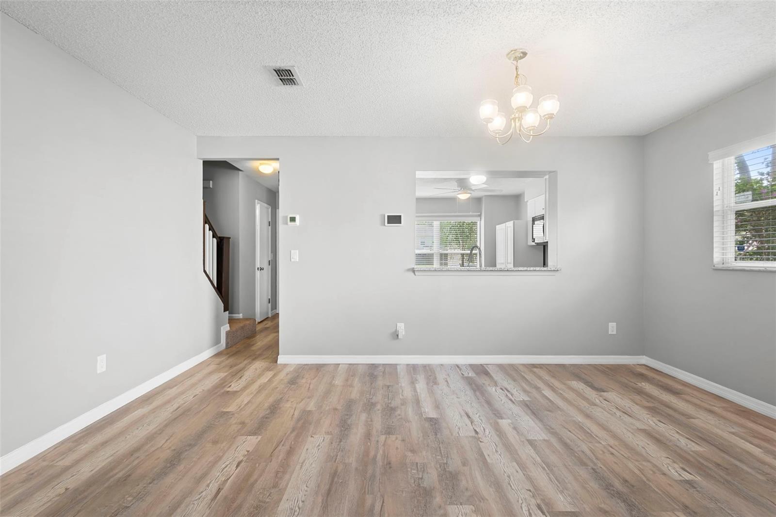Image 11 of 39 For 426 Green Spring Circle