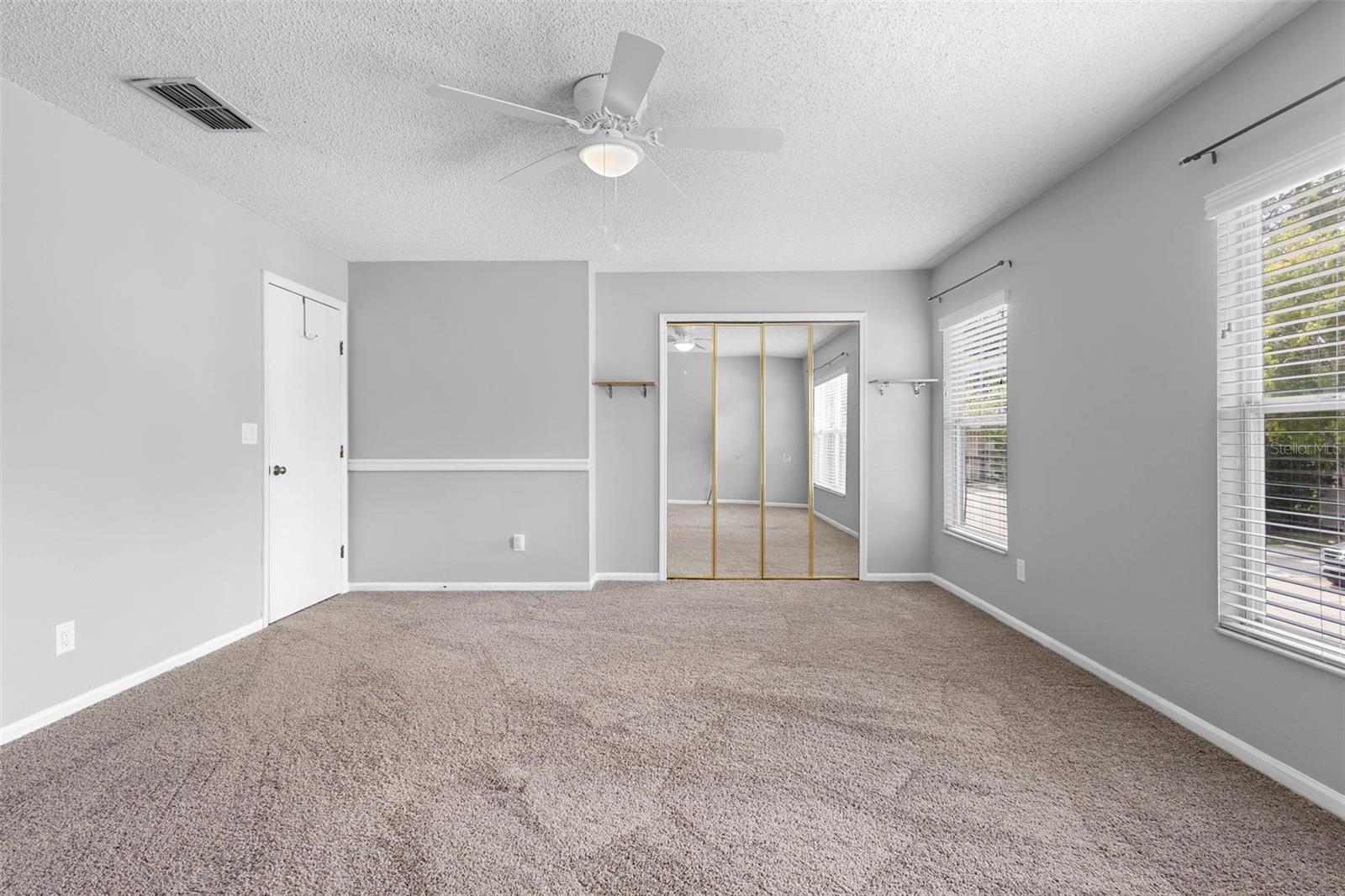 Image 19 of 39 For 426 Green Spring Circle