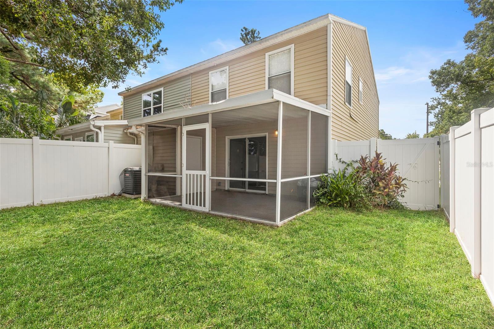 Image 30 of 39 For 426 Green Spring Circle